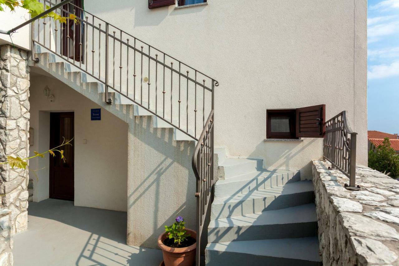 Apartment Nonna Крк Экстерьер фото