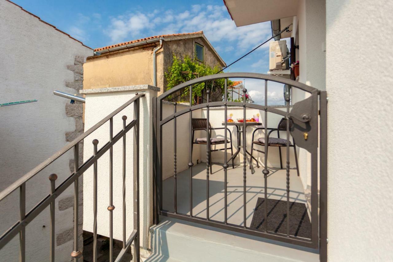 Apartment Nonna Крк Экстерьер фото